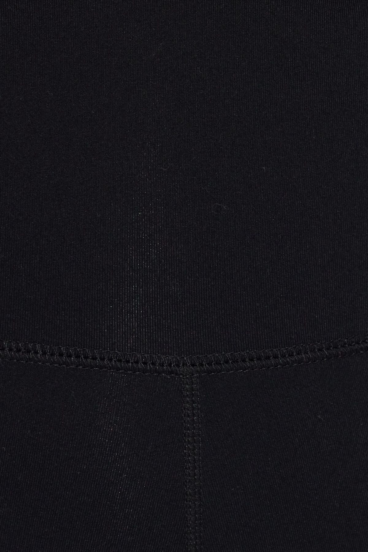 100081188_06V_alt4_1920x2880