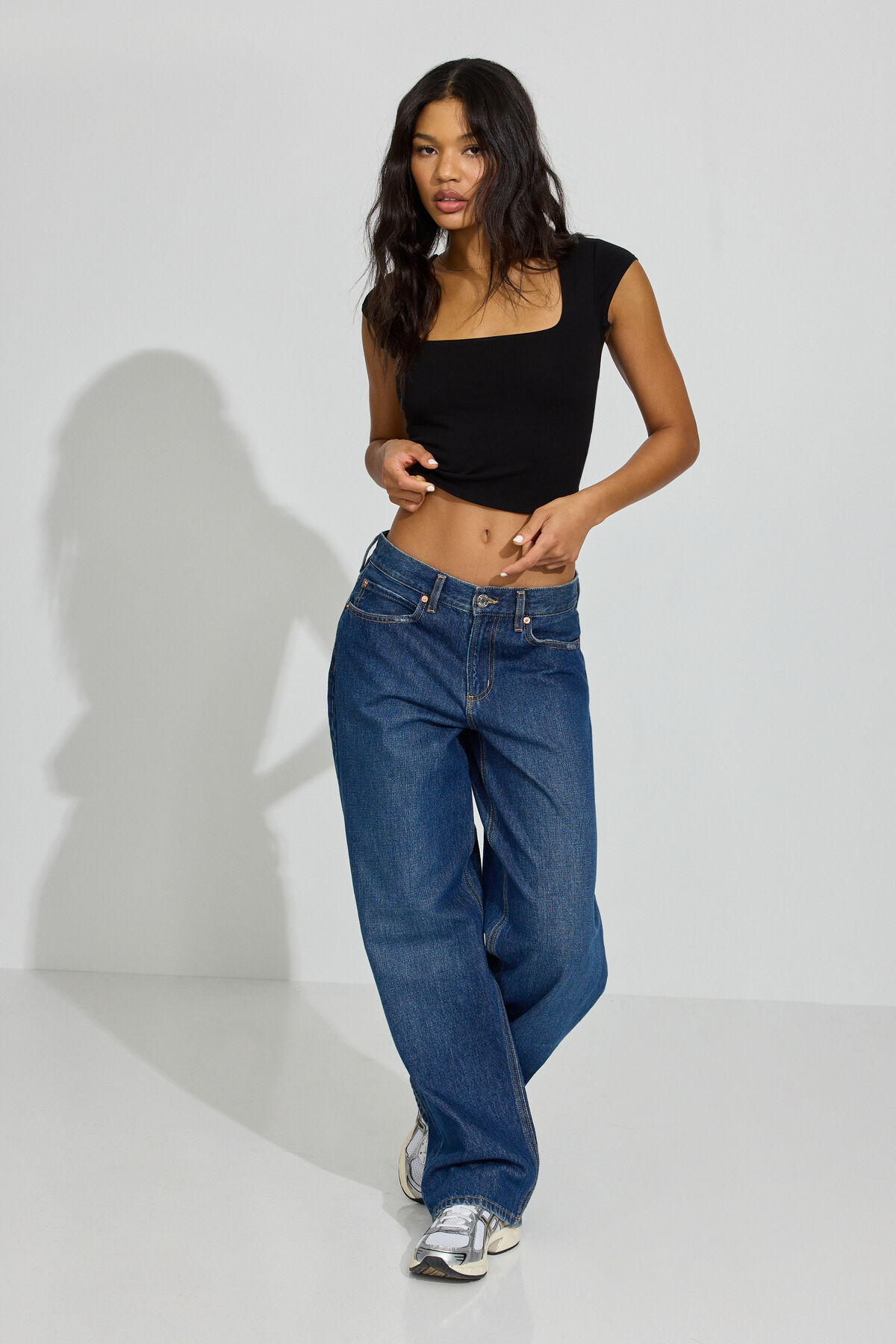 100084705_06V_alt2_1920x2880-2