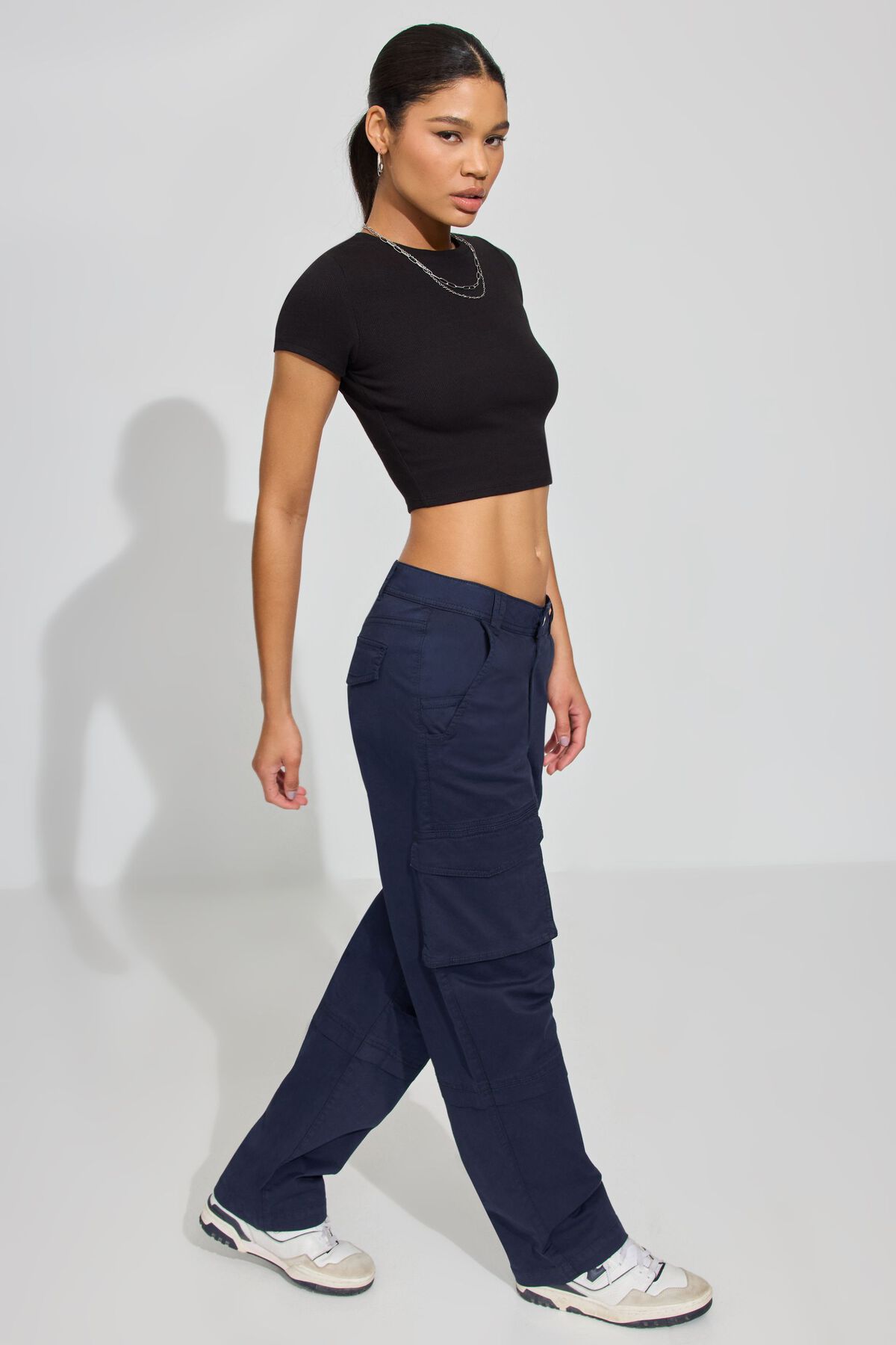 100088327_06V_alt1_1920x2880