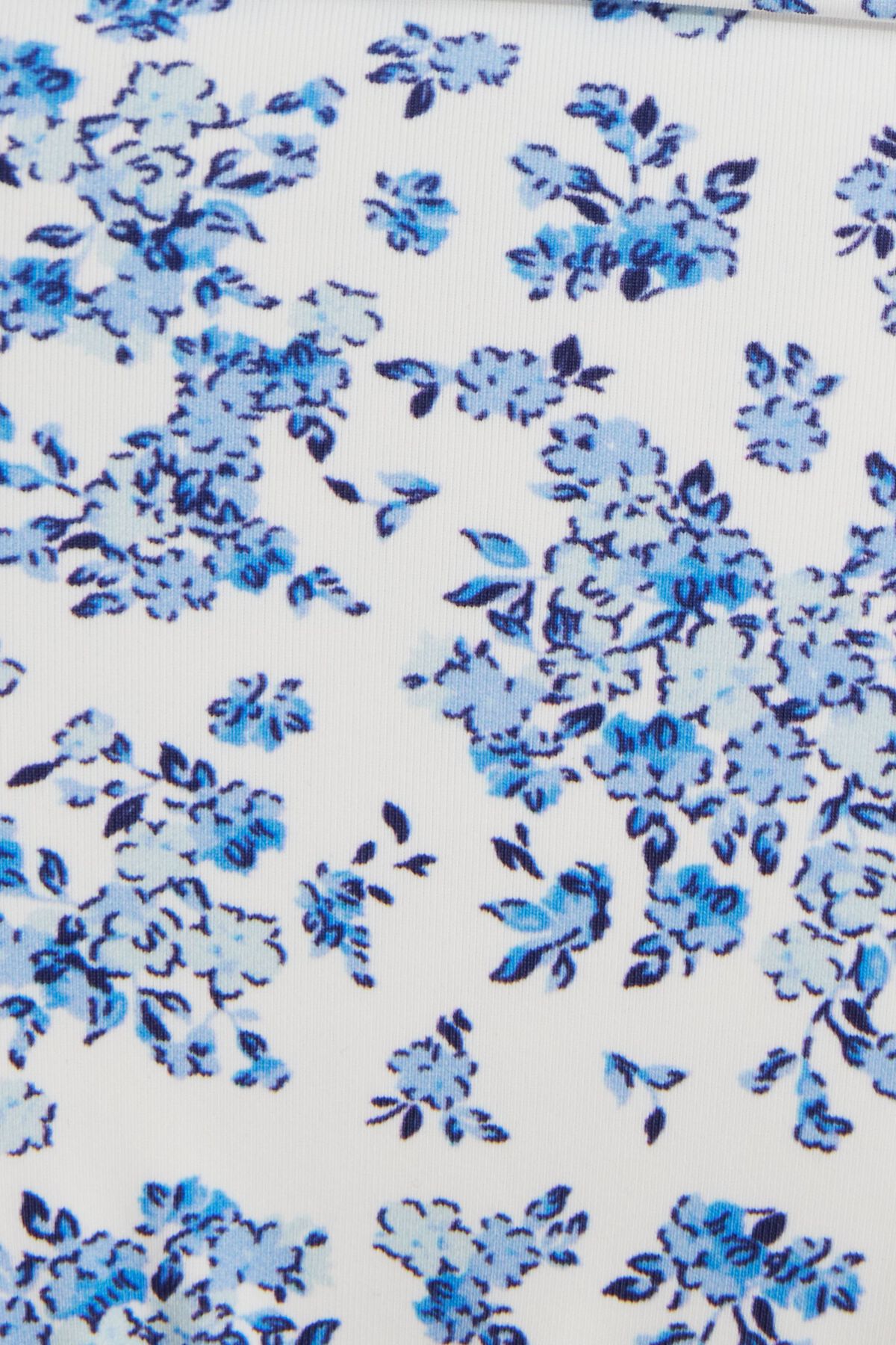 100088832_7CM_alt3_1920x2880-1