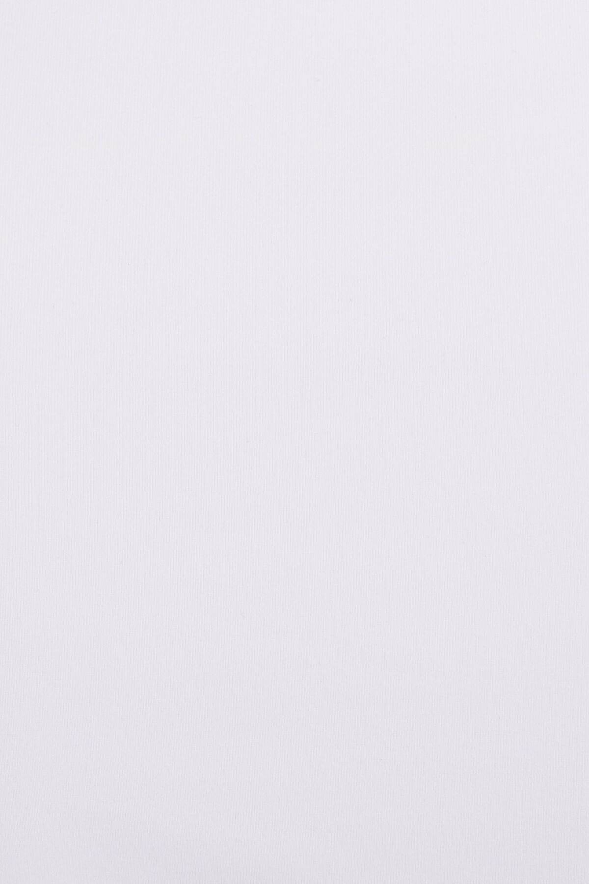 100090090_04N_alt4_1920x2880-1