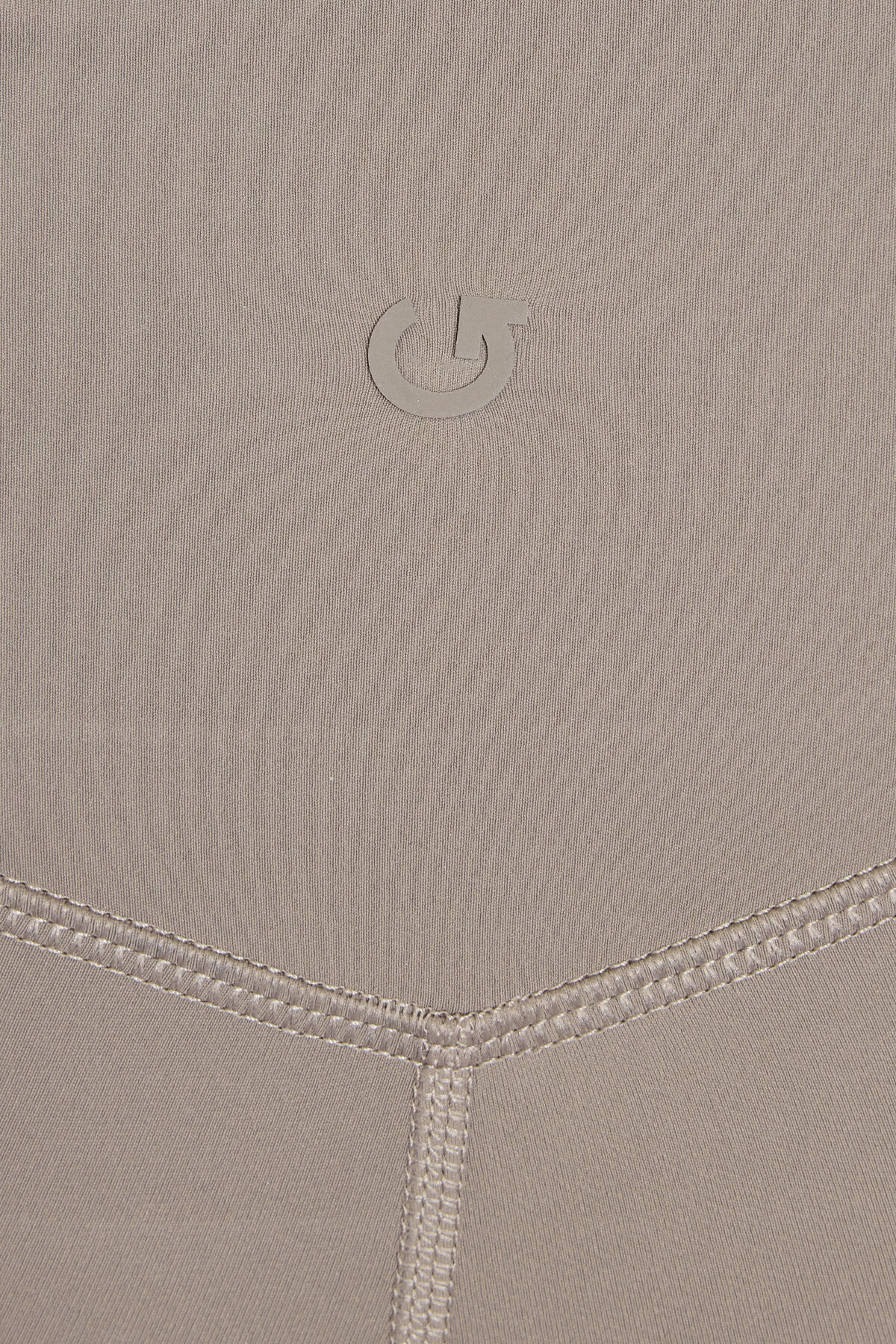 100090133_7YD_alt3_1920x2880-1