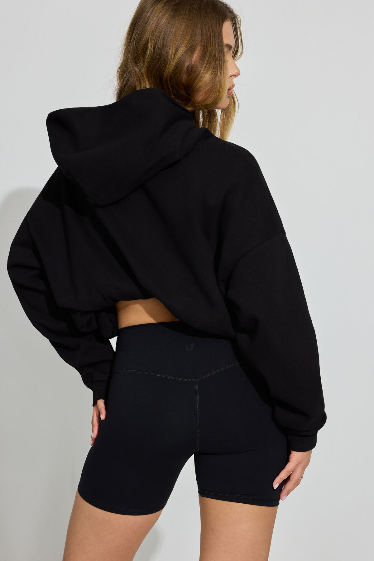 100090152_06V_alt2_1920x2880-2