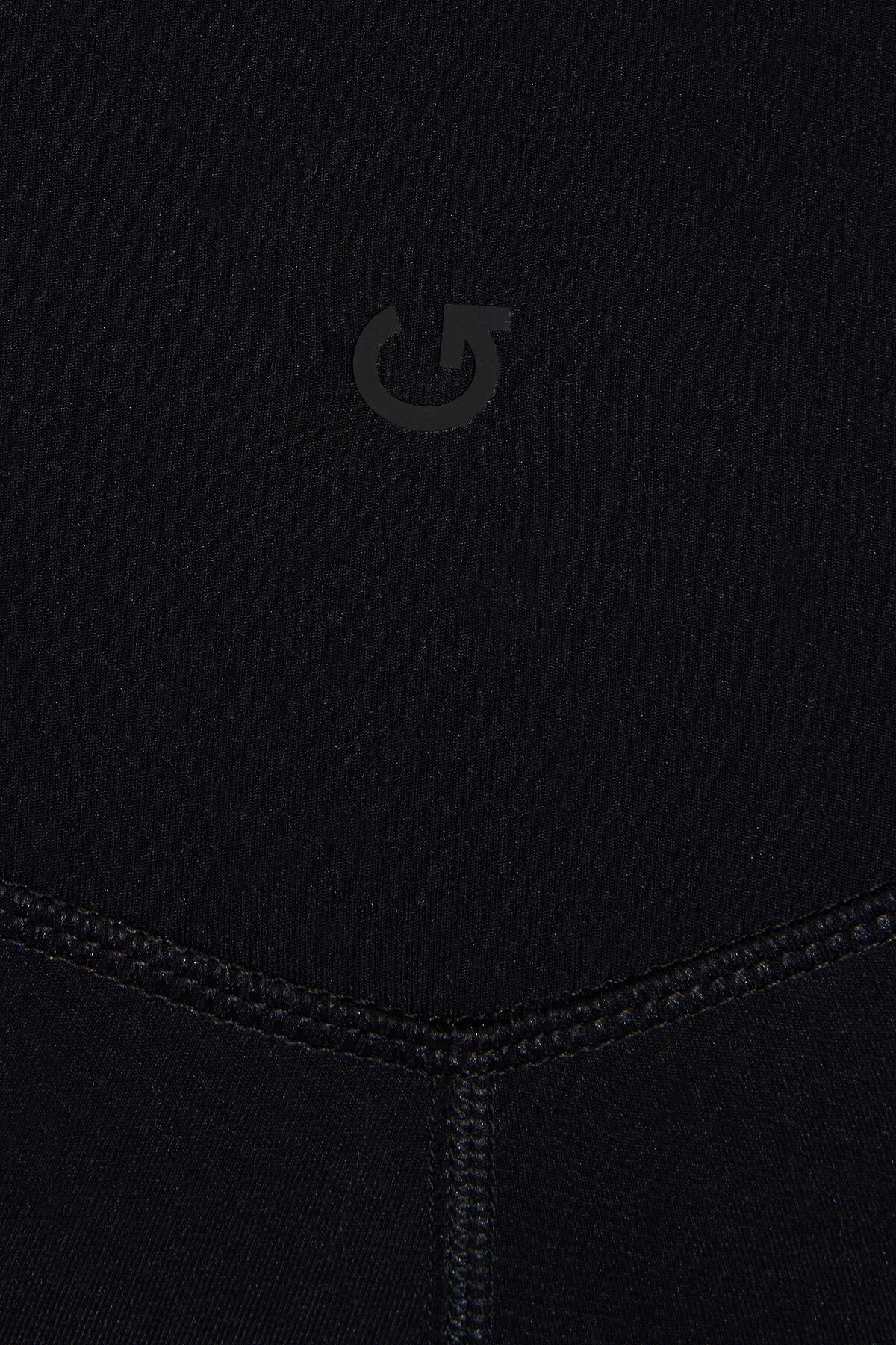 100090152_06V_alt3_1920x2880-1