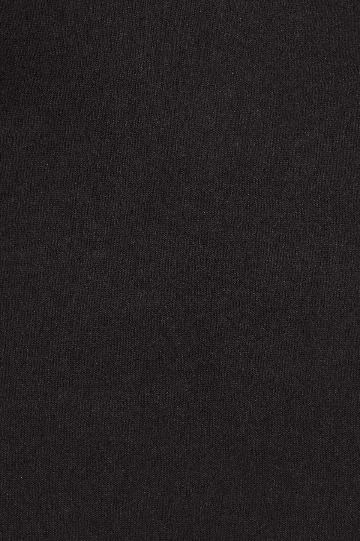 100091375_06V_alt4_1920x2880-1