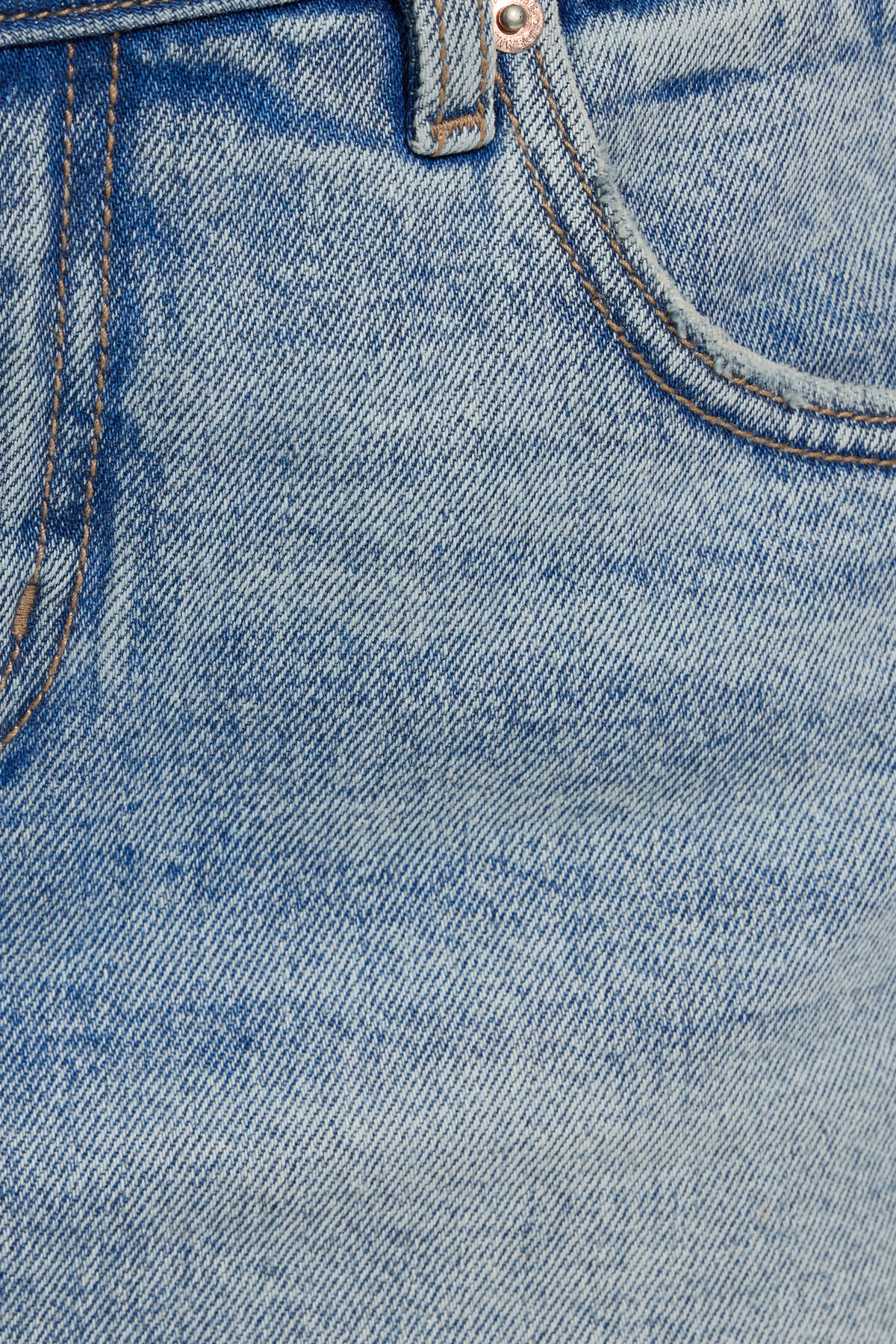 100091537_07I_alt6_1920x2880-6