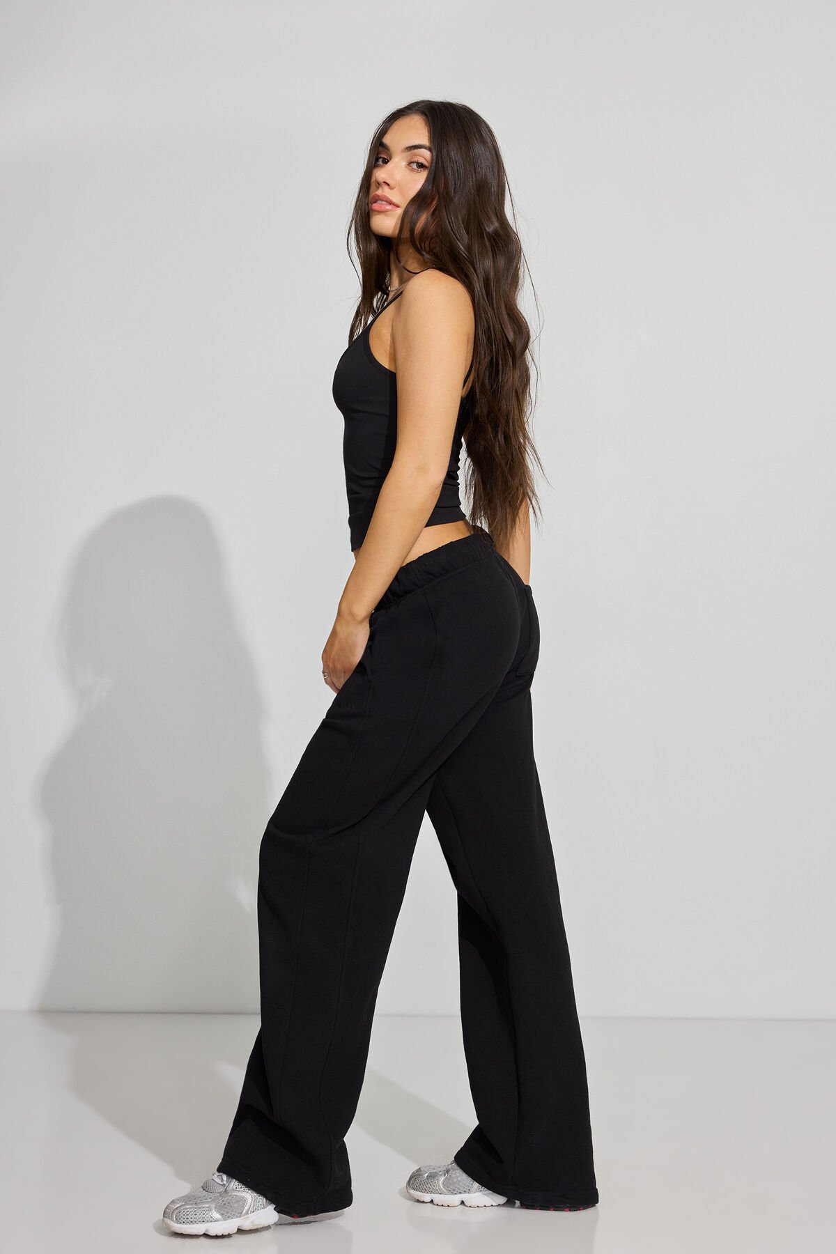 100091920_06V_1920x2880-3