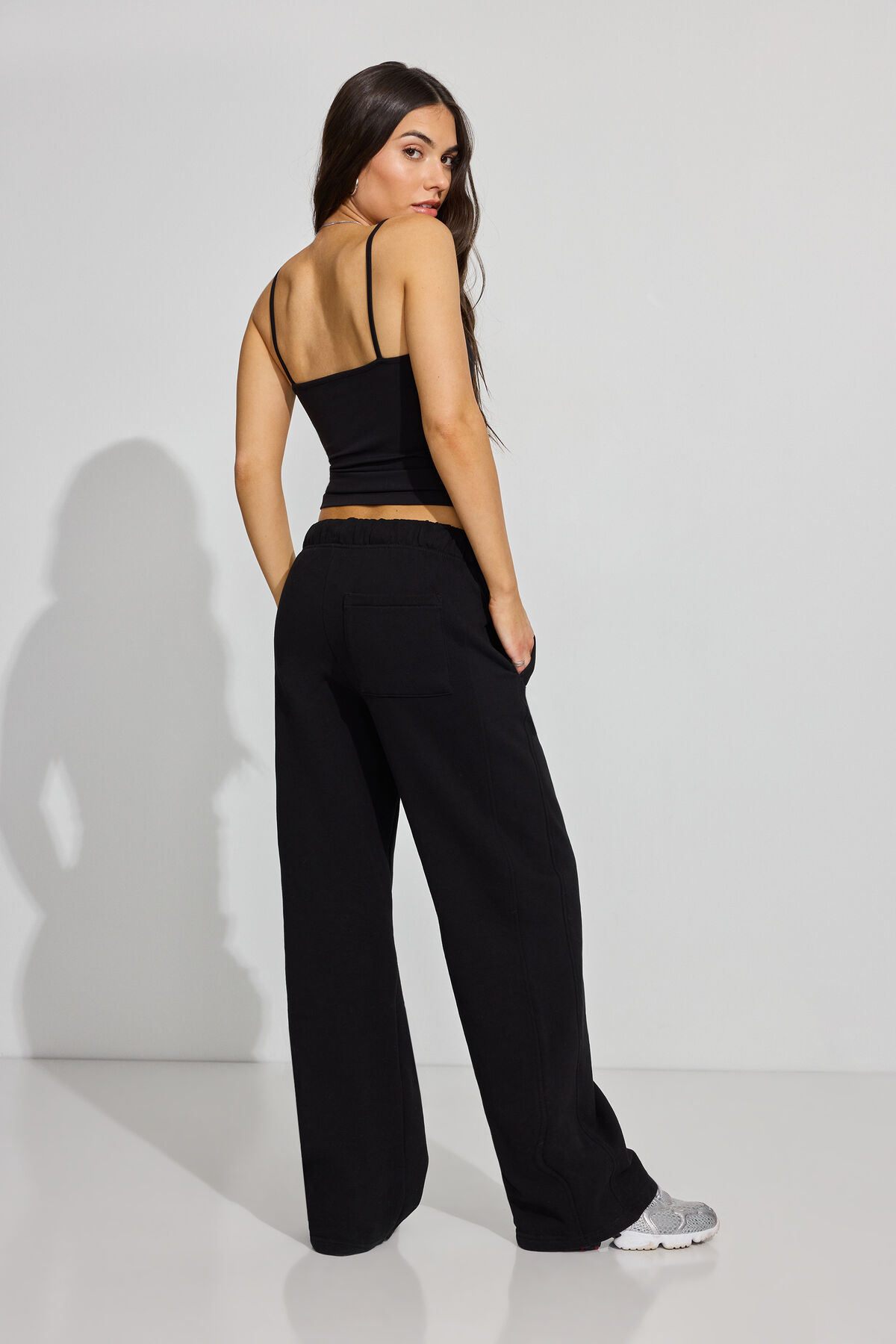 100091920_06V_alt2_1920x2880-39