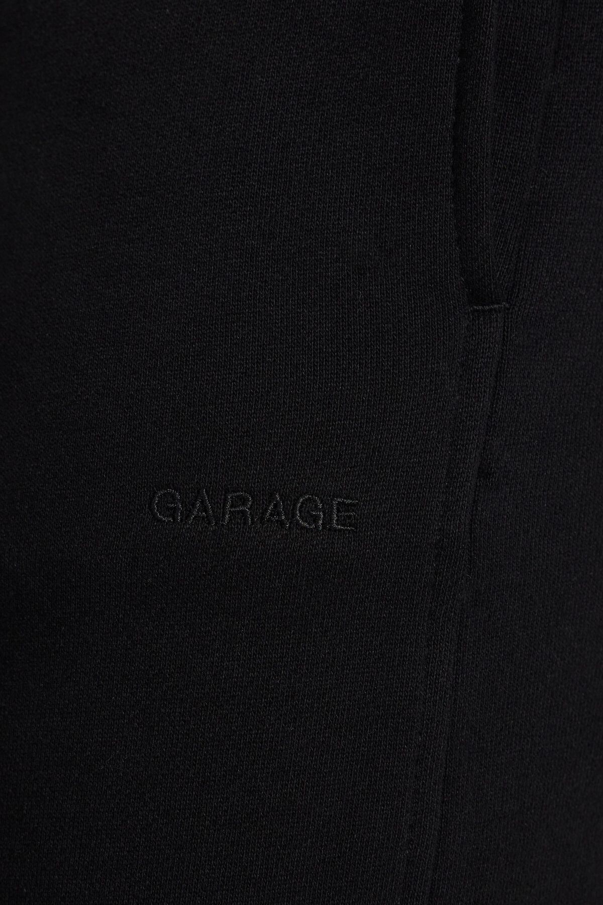 100091920_06V_alt4_1920x2880-18