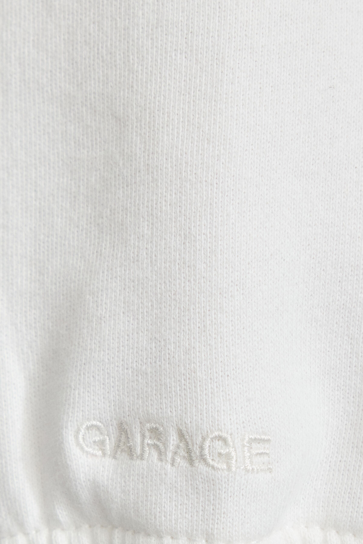 100092201_03G_alt4_1920x2880-7