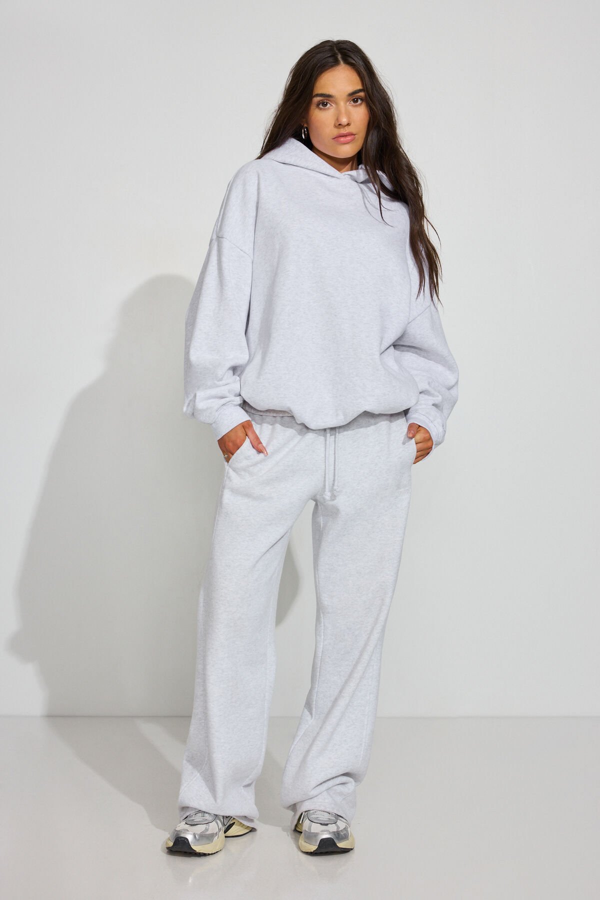 100092201_18X_alt2_1920x2880-5