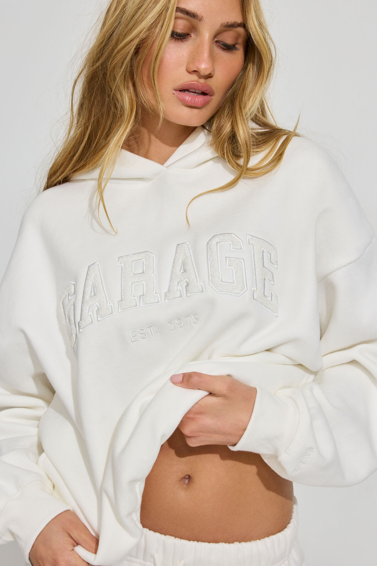 100092201_8JF_alt1_1920x2880