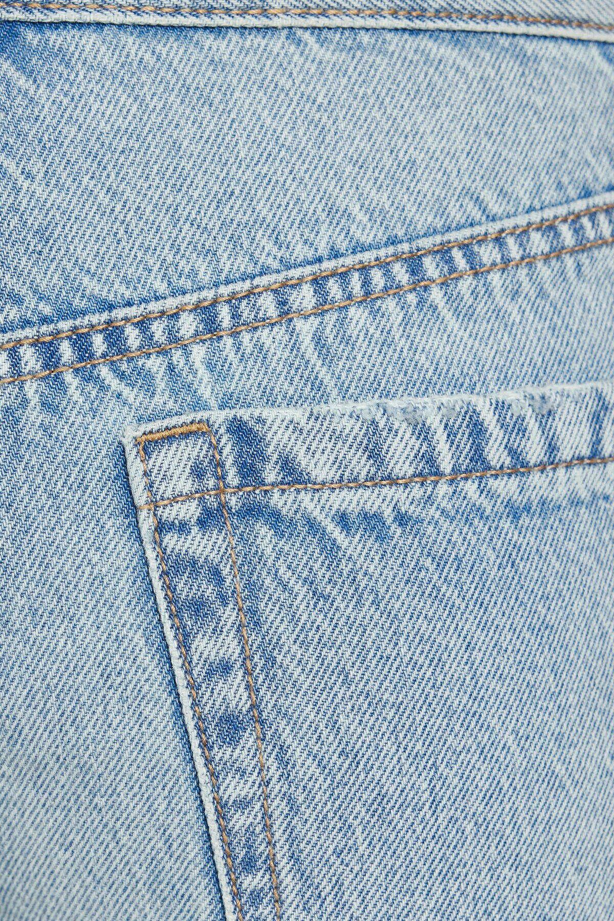 100092434_07I_alt4_1920x2880