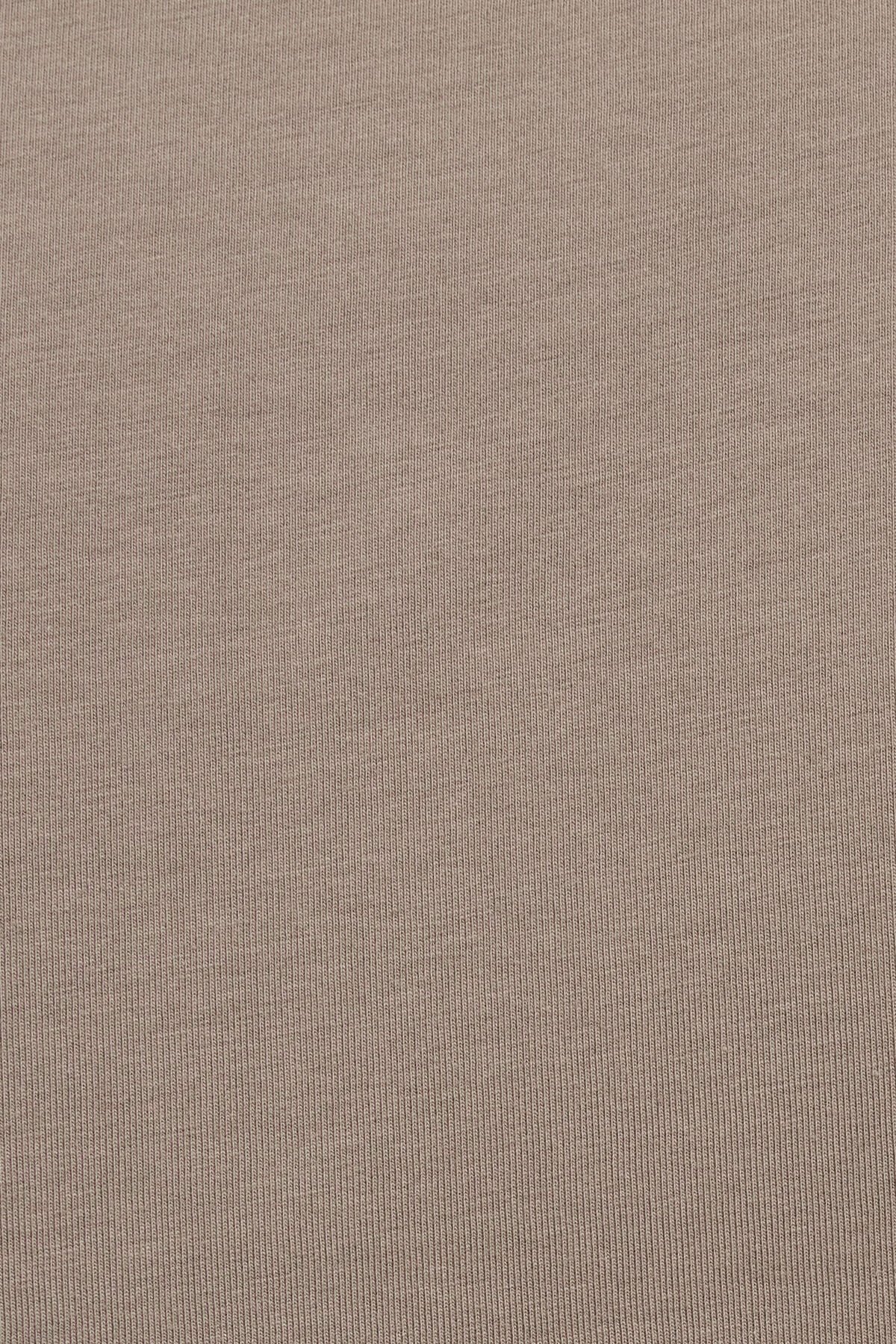 100092726_7YD_alt4_1920x2880