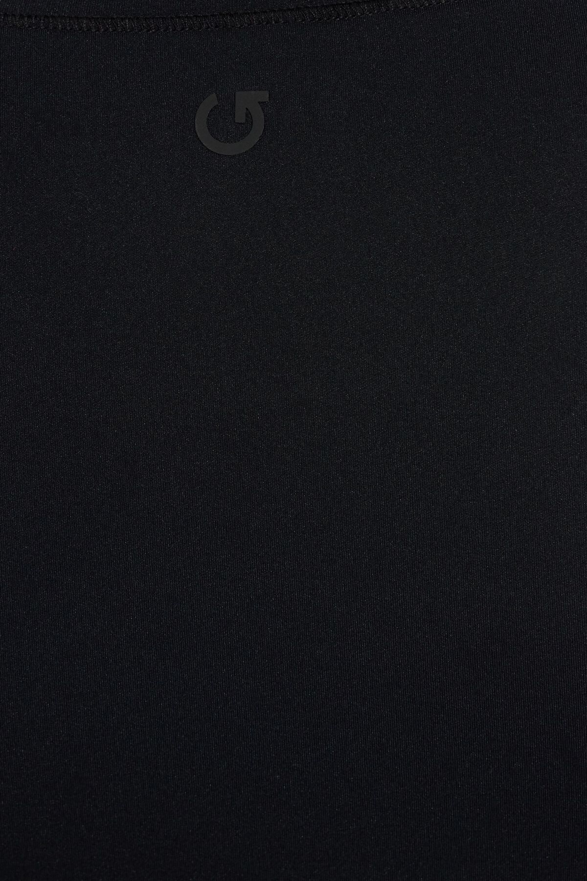 100092990_06V_alt4_1920x2880