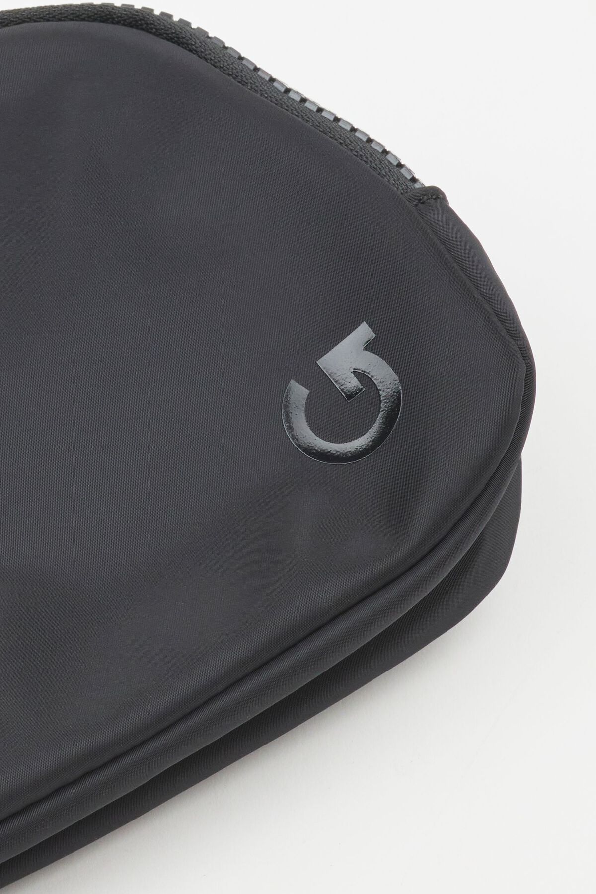 100093036_06V_alt3_1920x2880