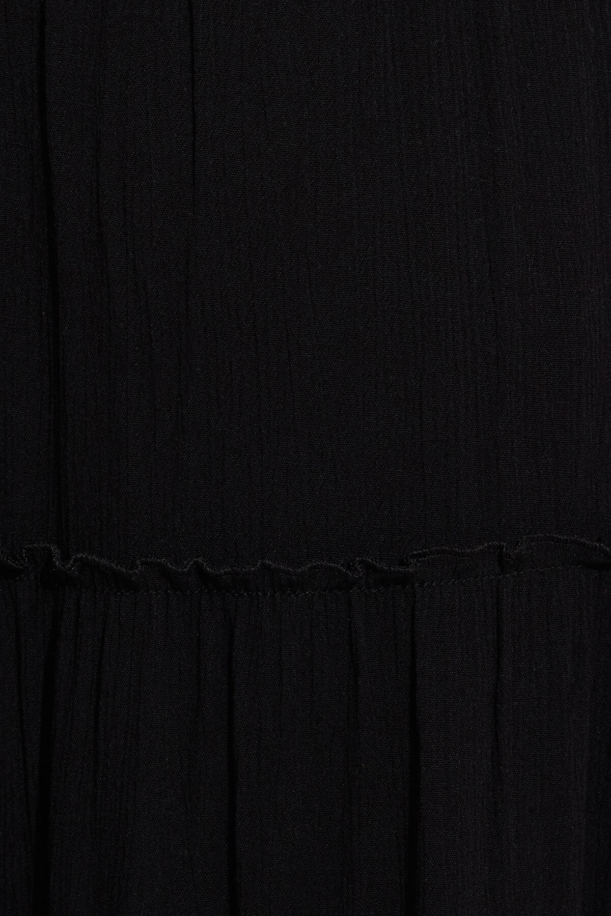 100093092_06V_alt3_1920x2880-1