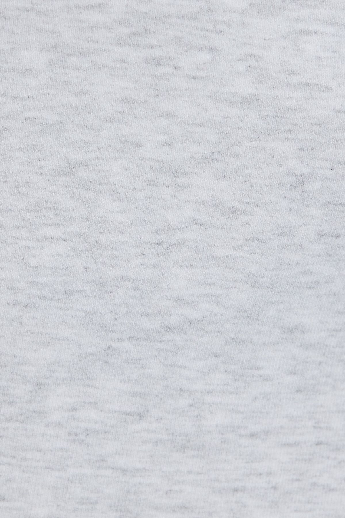 100093733_18X_alt3_1920x2880