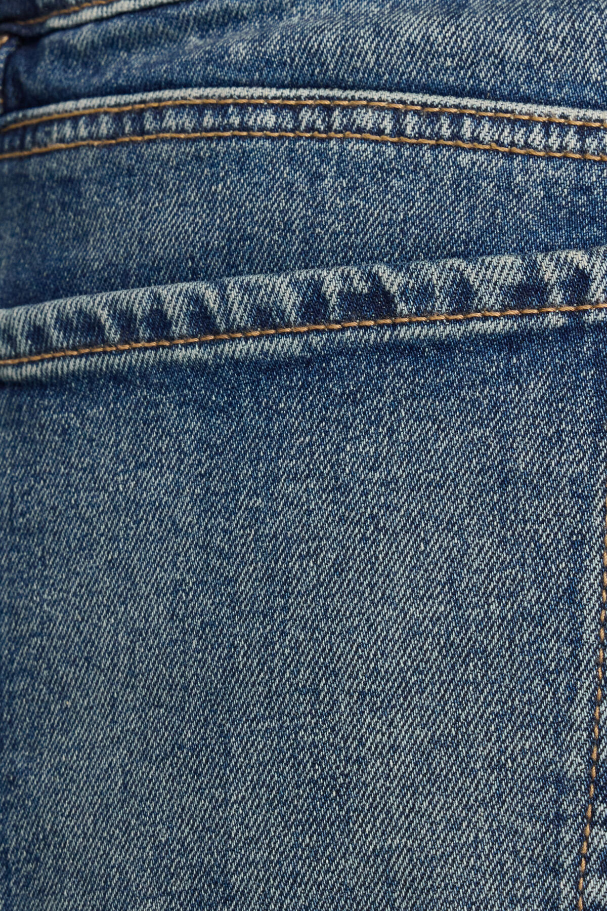 100093947_07K_alt6_1920x2880-6