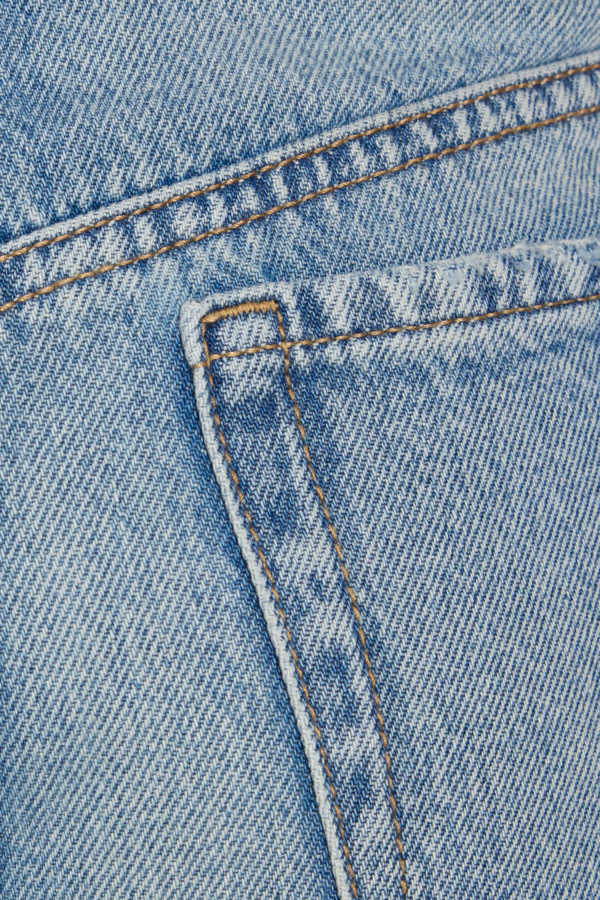 100094392_07I_alt5_1920x2880-3