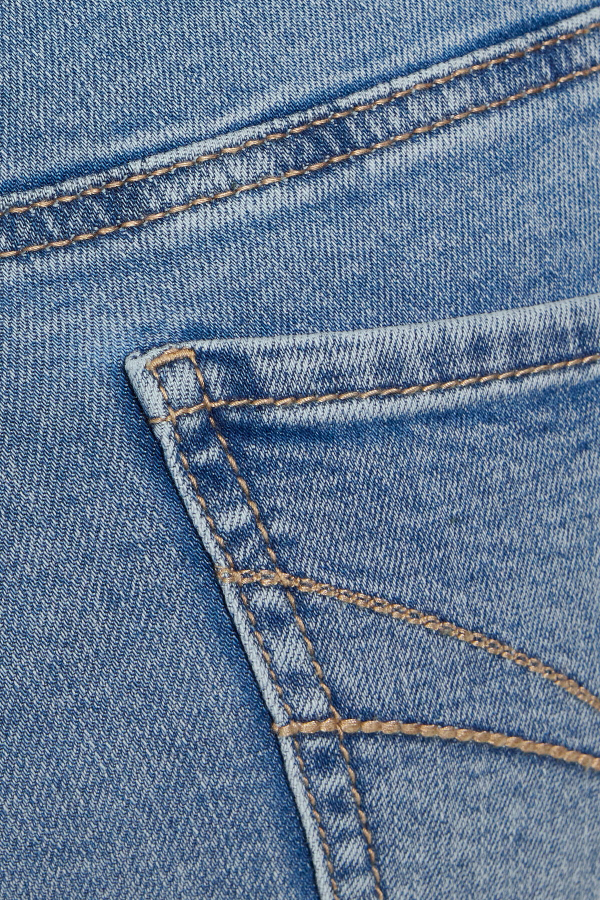 100095107_07K_alt4_1920x2880-3