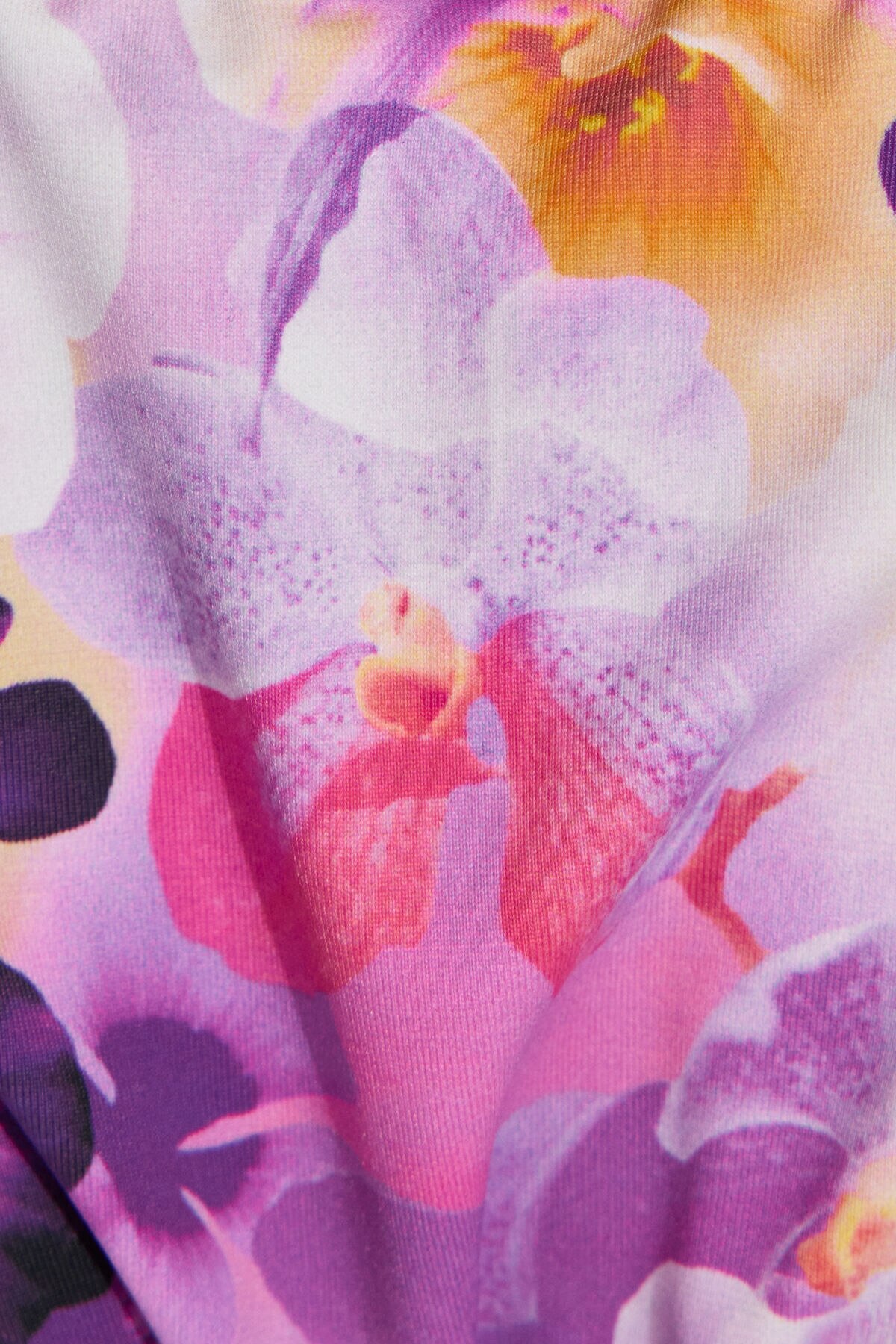 100095189_82L_alt3_1920x2880