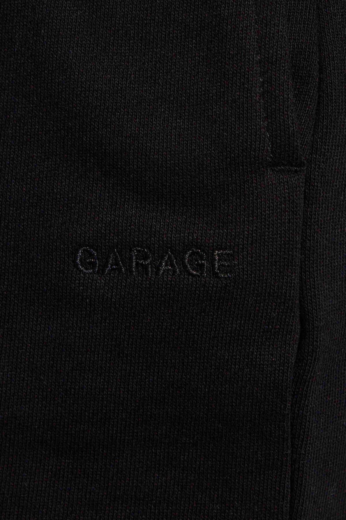 100096127_06V_alt3_1920x2880-1