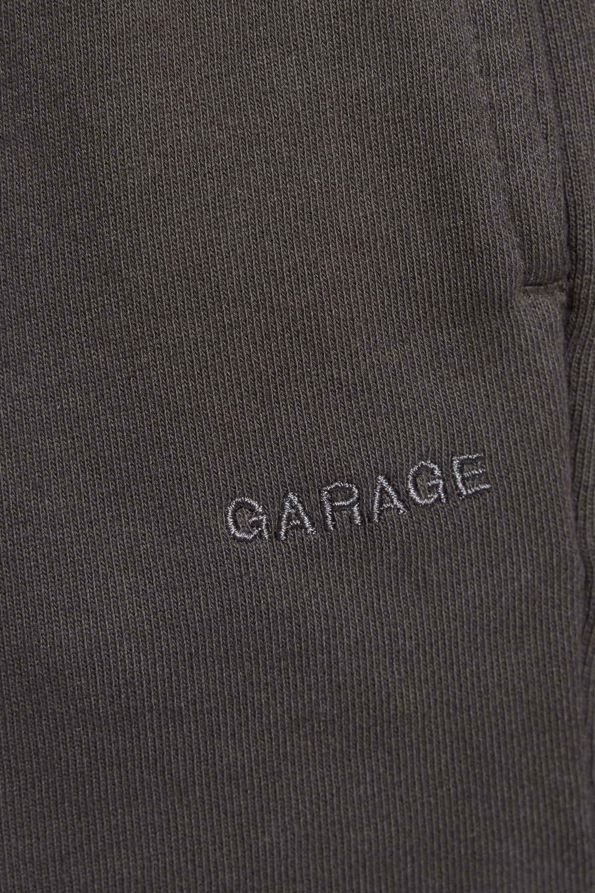 100096127_5GK_alt4_1920x2880-2