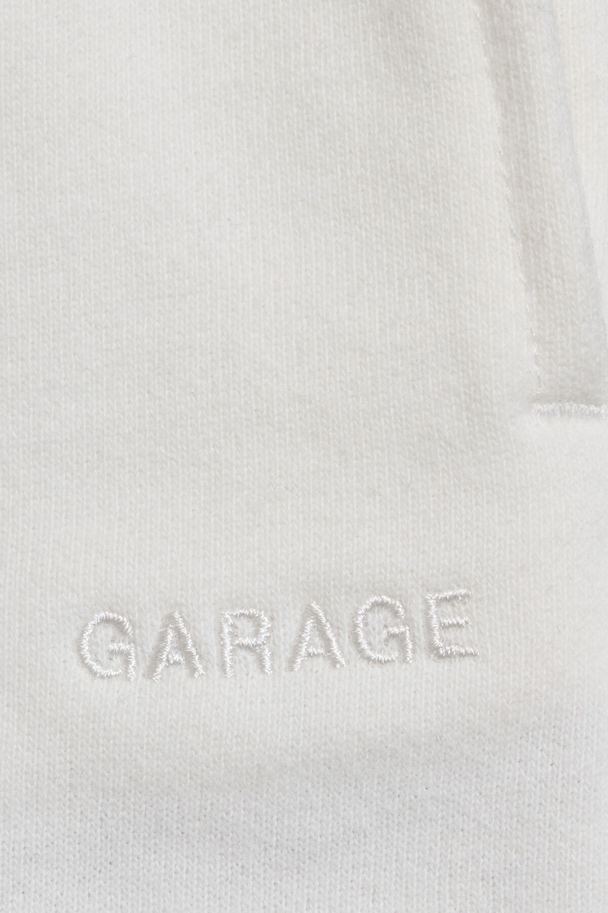 100096128_03G_alt4_1920x2880-3