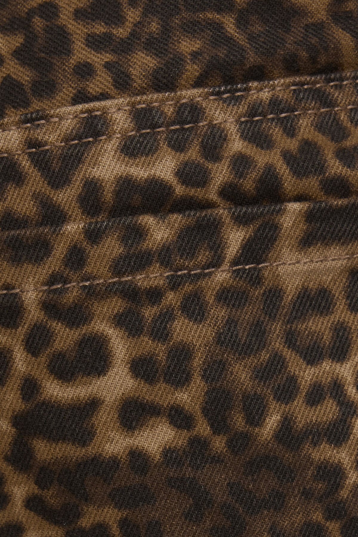 100096542_7MQ_alt3_1920x2880-1