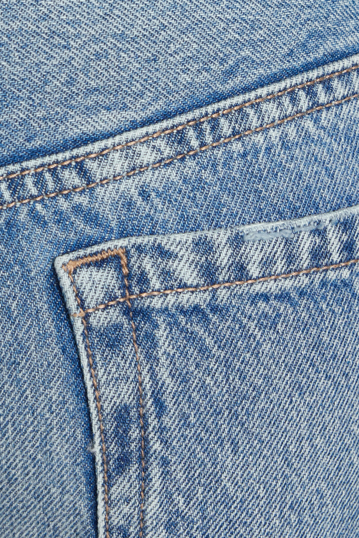 100096819_07J_alt3_1920x2880-3