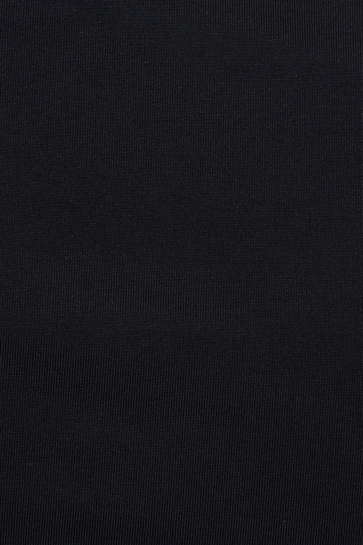 100097130_06V_alt3_1920x2880