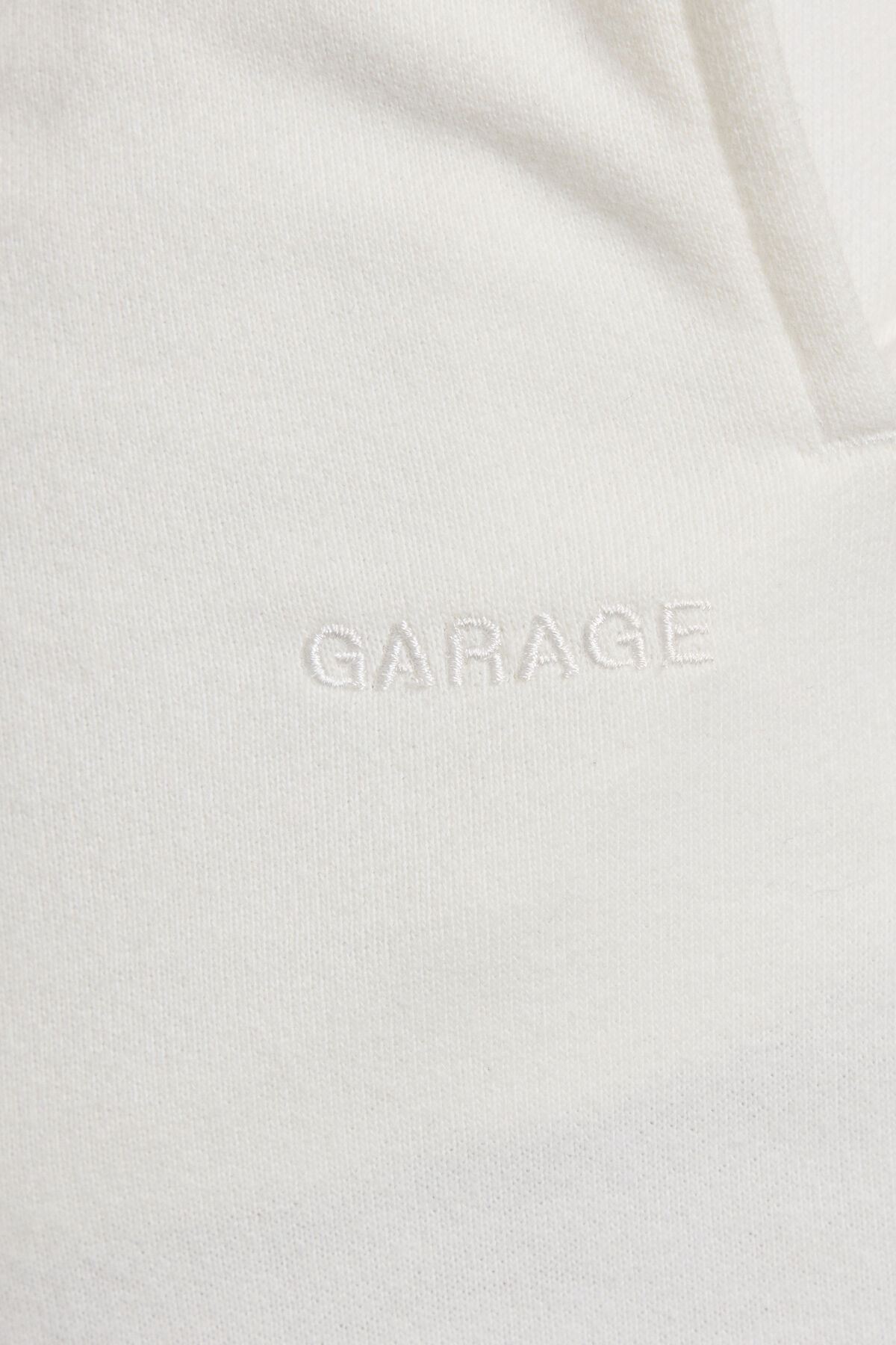 100097131_03G_alt3_1920x2880-1