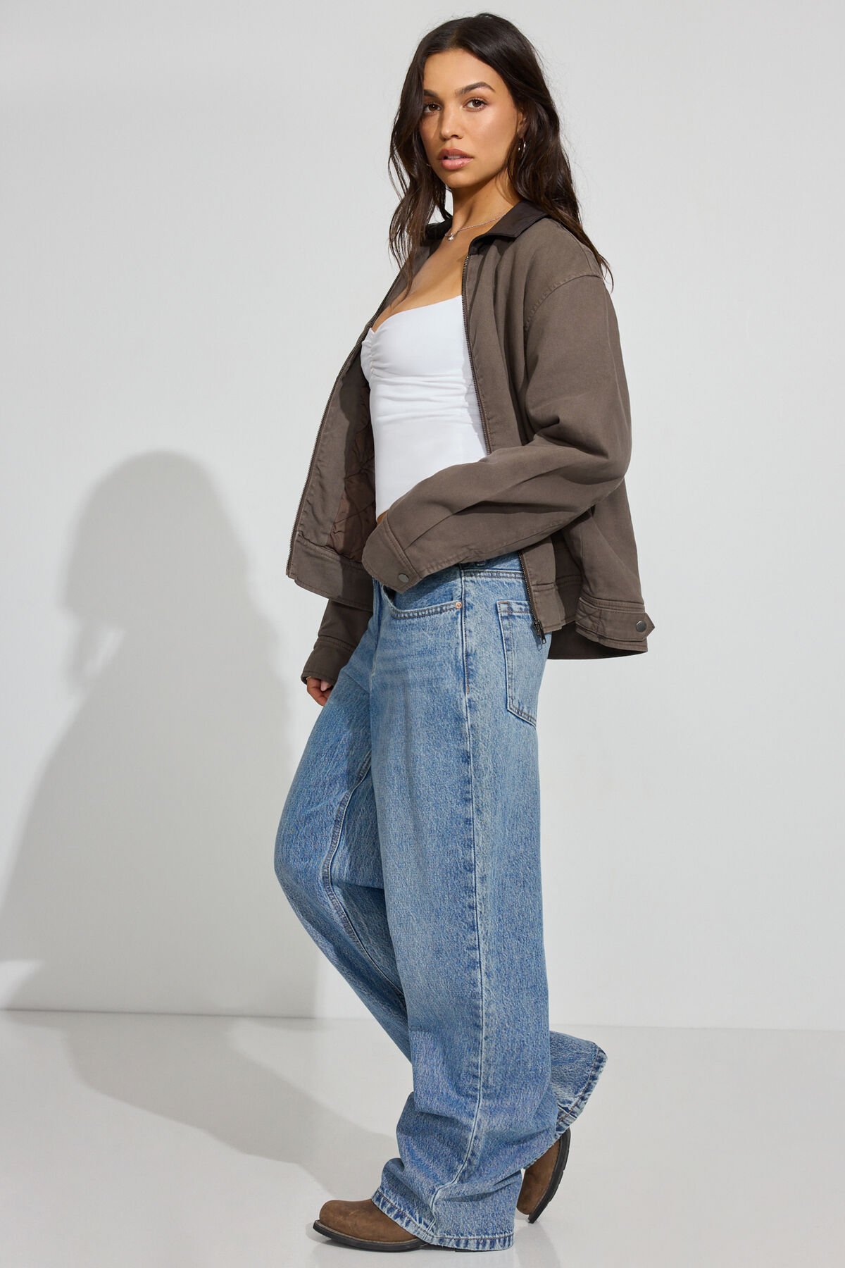 100098207_88H_alt1_1920x2880-4