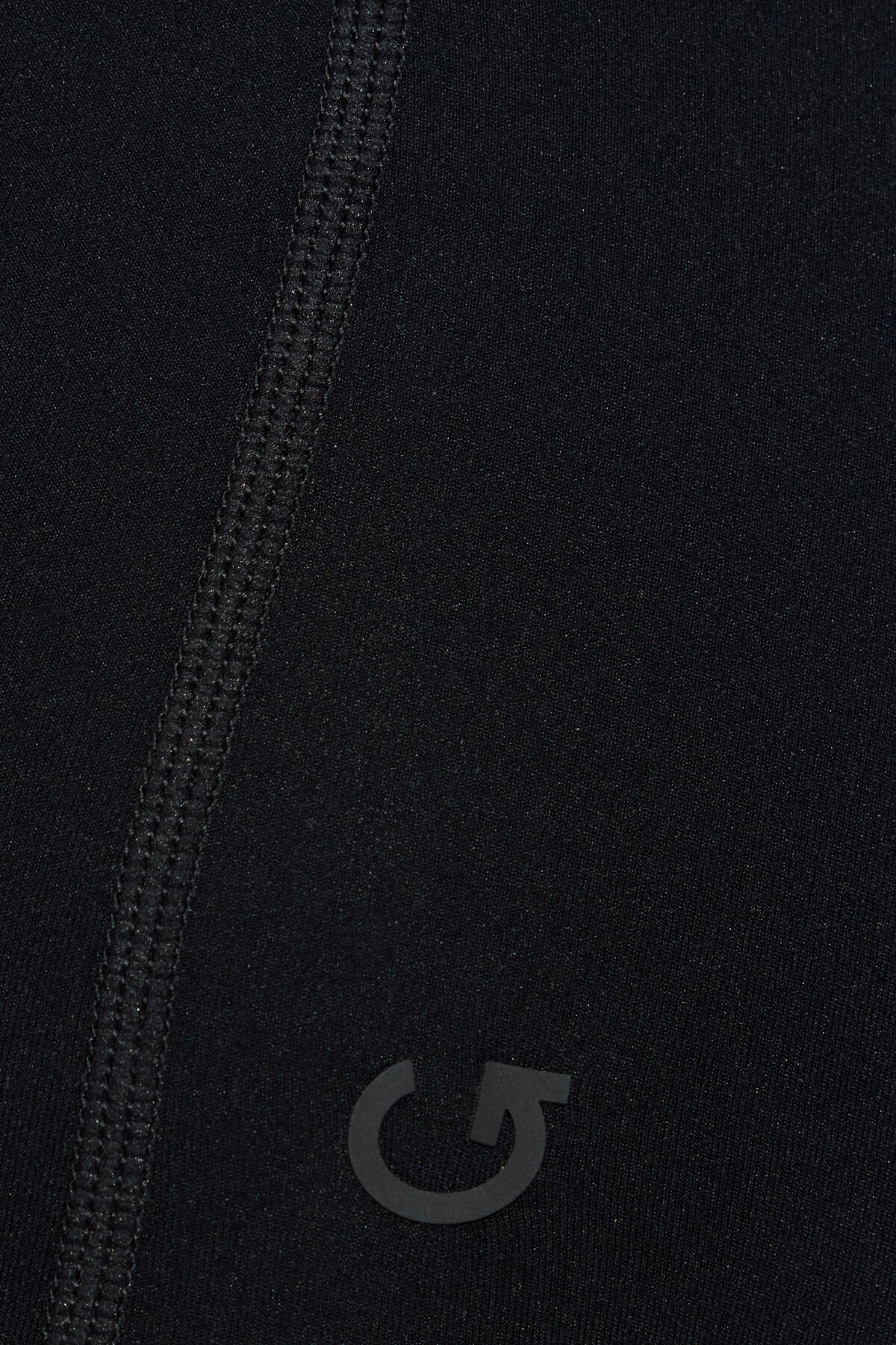 100098268_06V_alt4_1920x2880