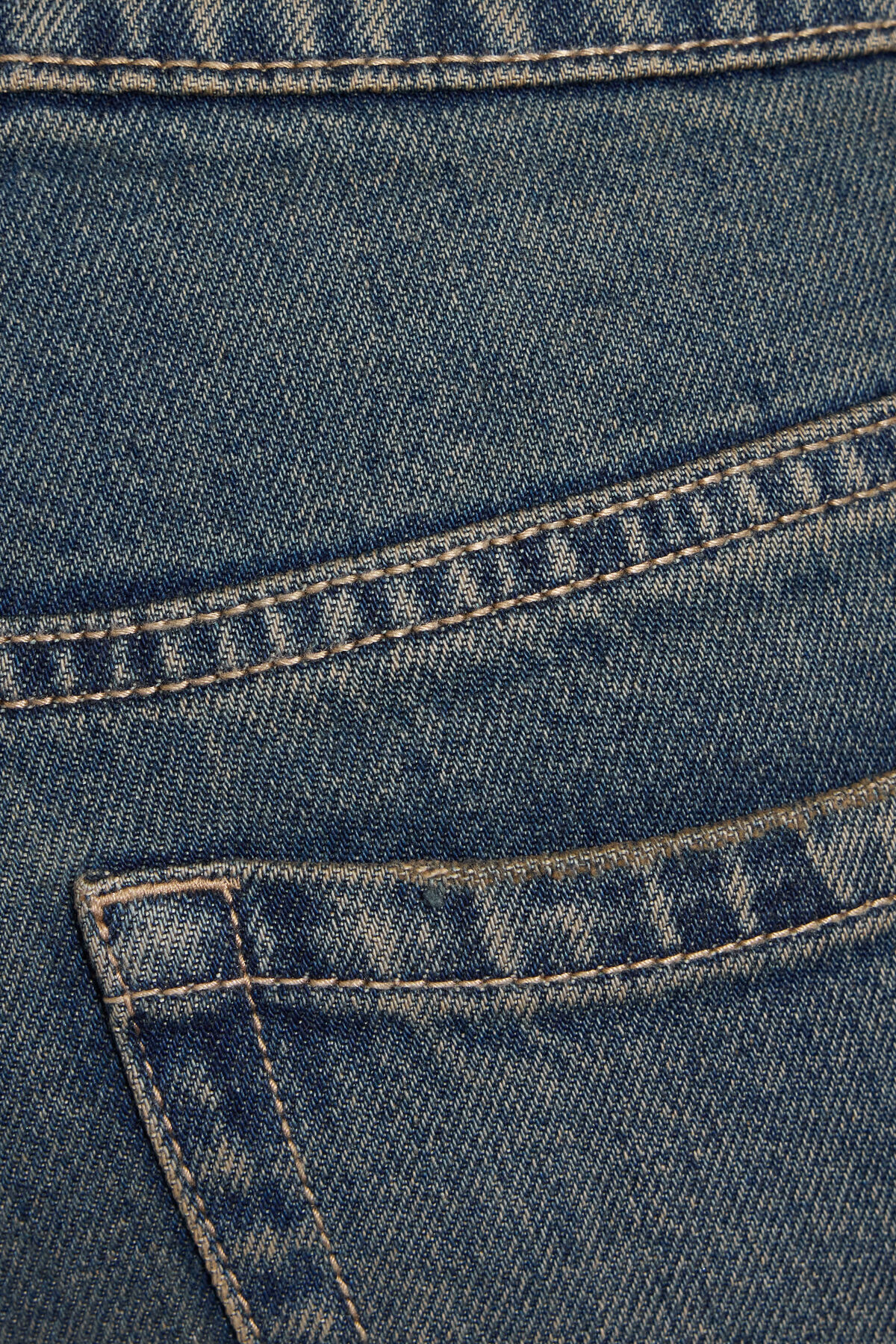 100098283_07K_alt3_1920x2880-1