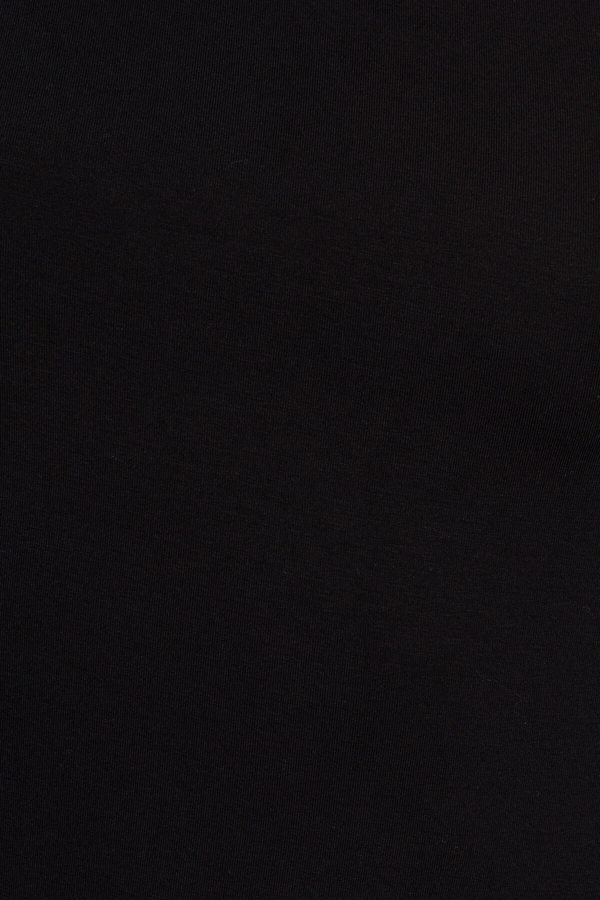 100098740_06V_alt3_1920x2880