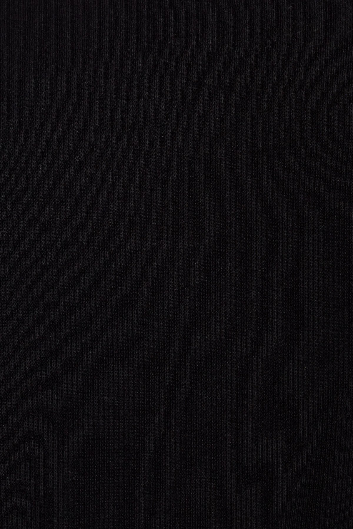 100098990_06V_alt3_1920x2880