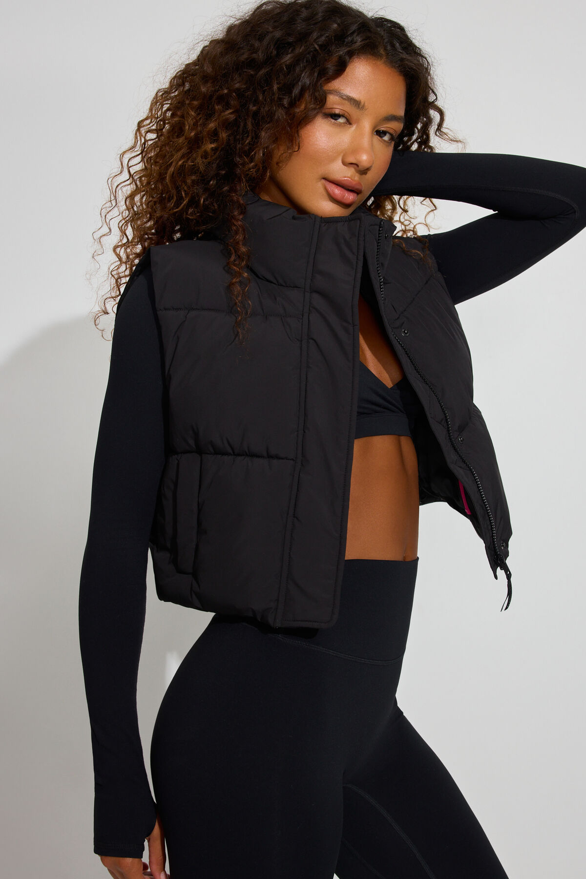 100099012_06V_alt1_1920x2880