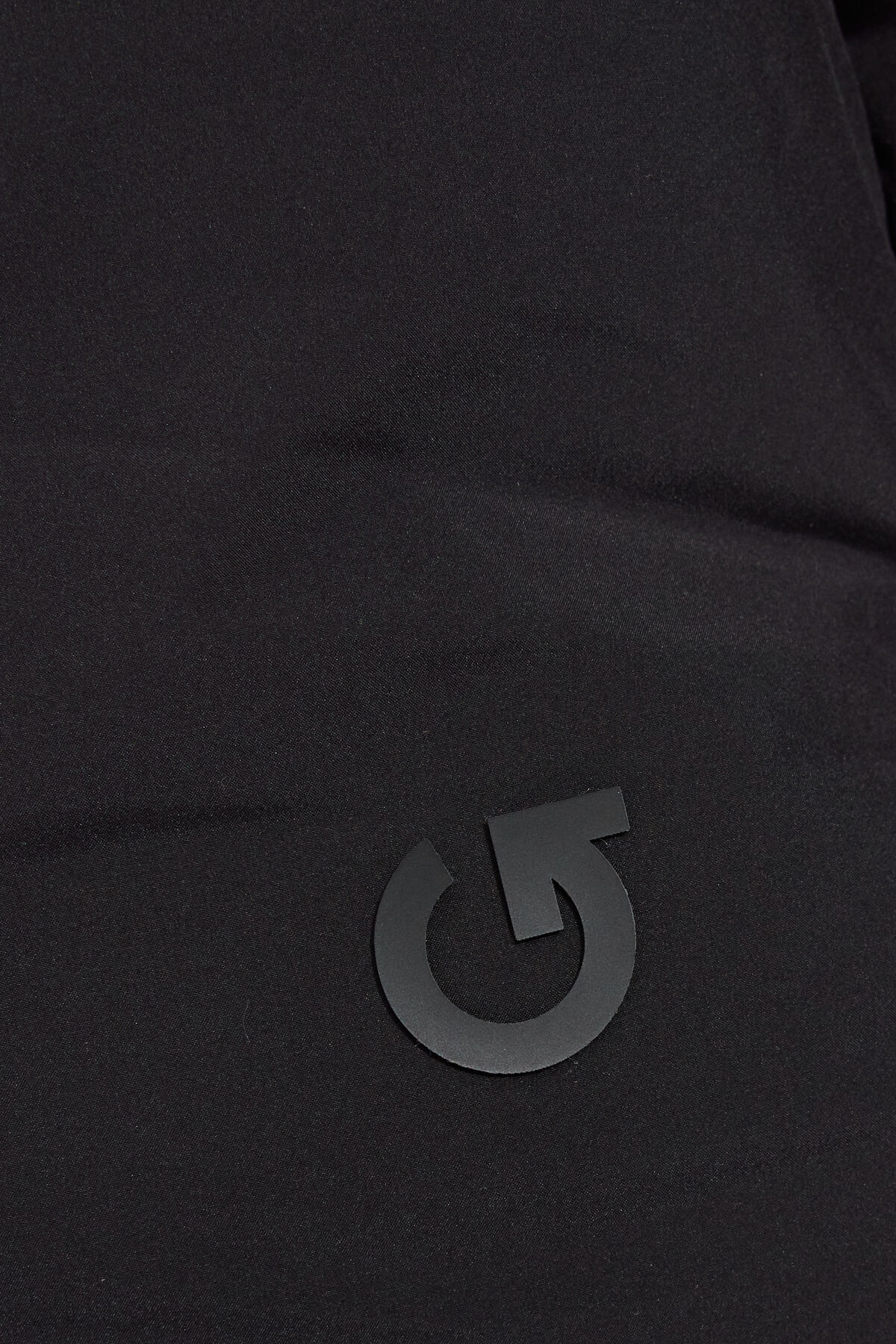 100099019_06V_alt4_1920x2880-1