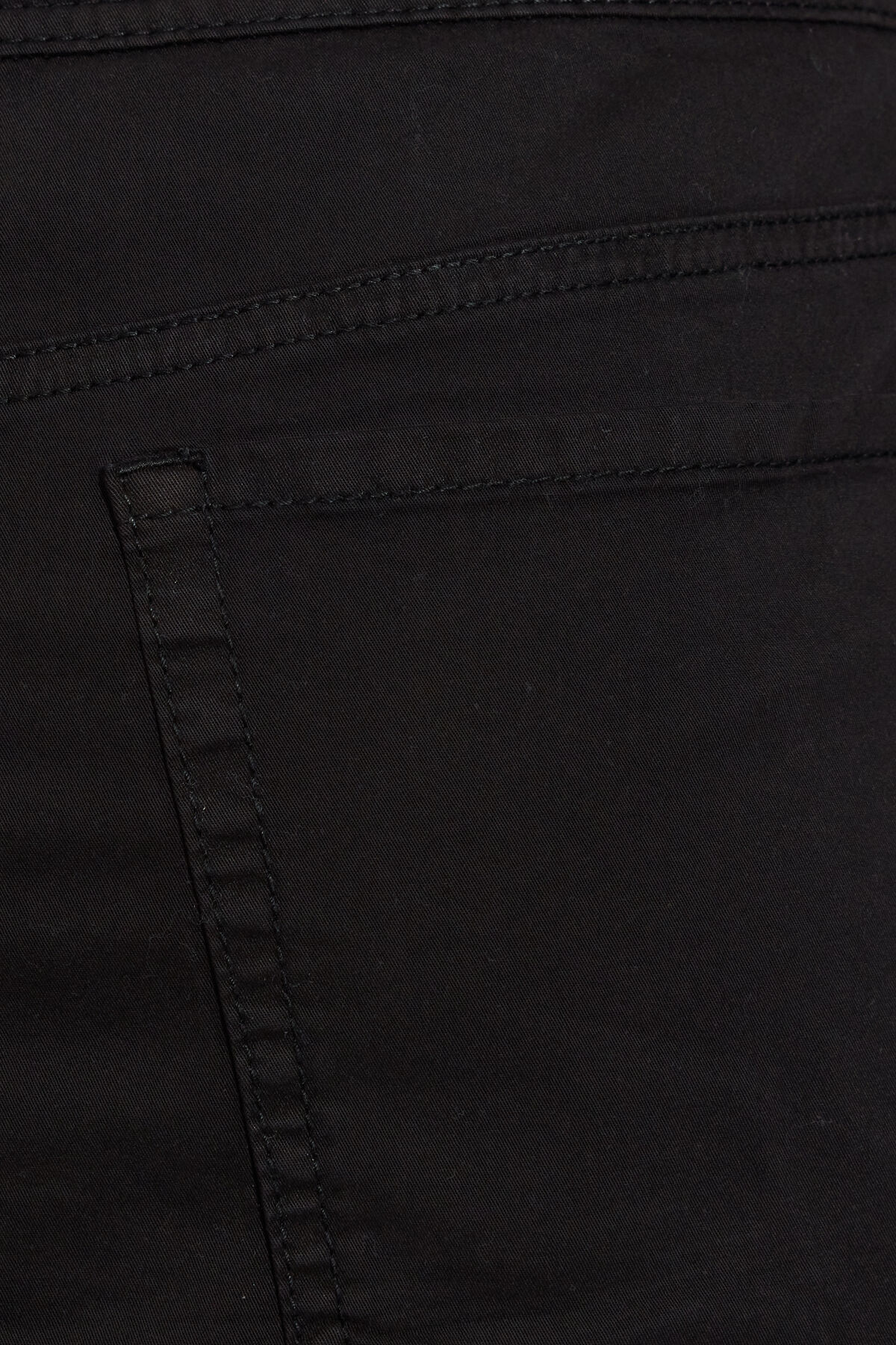 100100067_06V_alt4_1920x2880-2