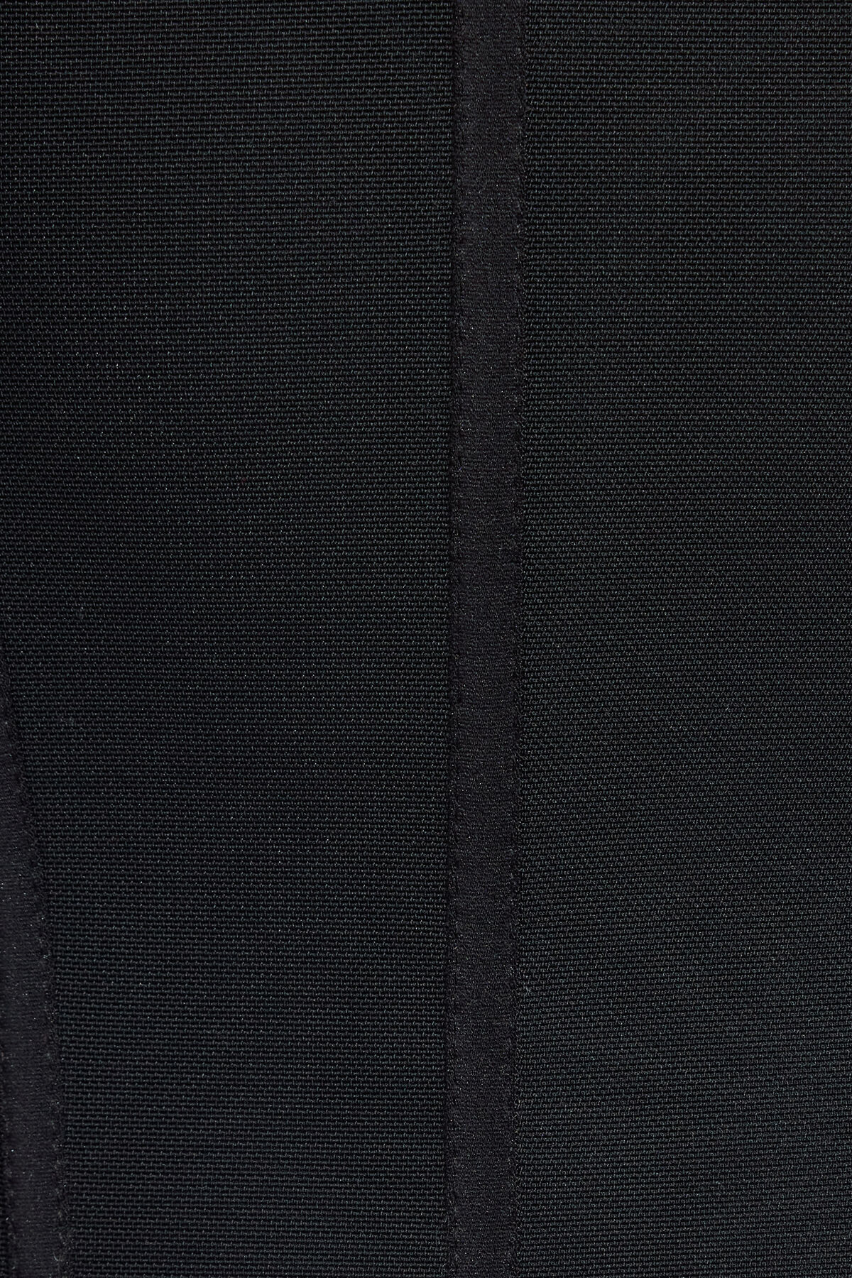 100101396_06V_alt3_1920x2880-5