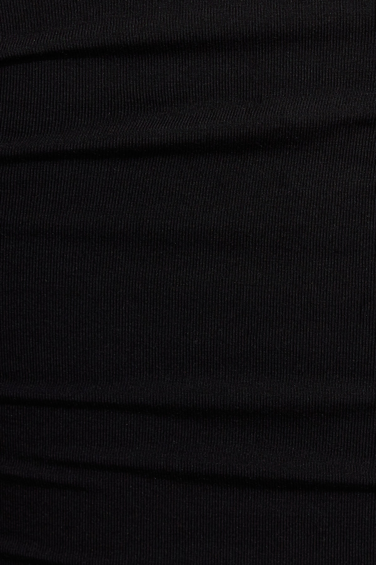 100101438_06V_alt4_1920x2880