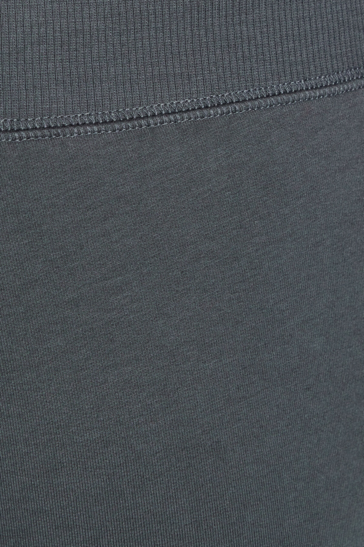 100102968_8D1_alt3_1920x2880